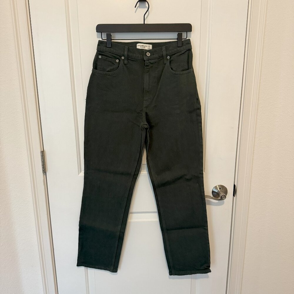 Abercrombie & Fitch High-Rise Straight Jeans in Black